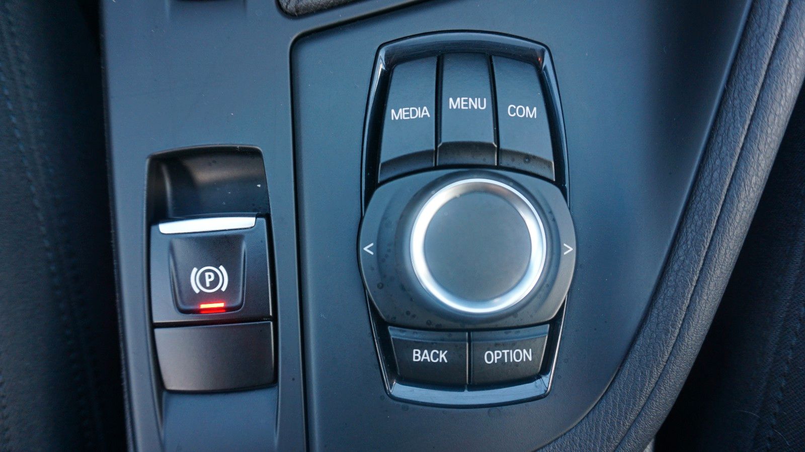Fahrzeugabbildung BMW X1 xDrive 20i Advantage,PDC,Automatik,Scheckheft