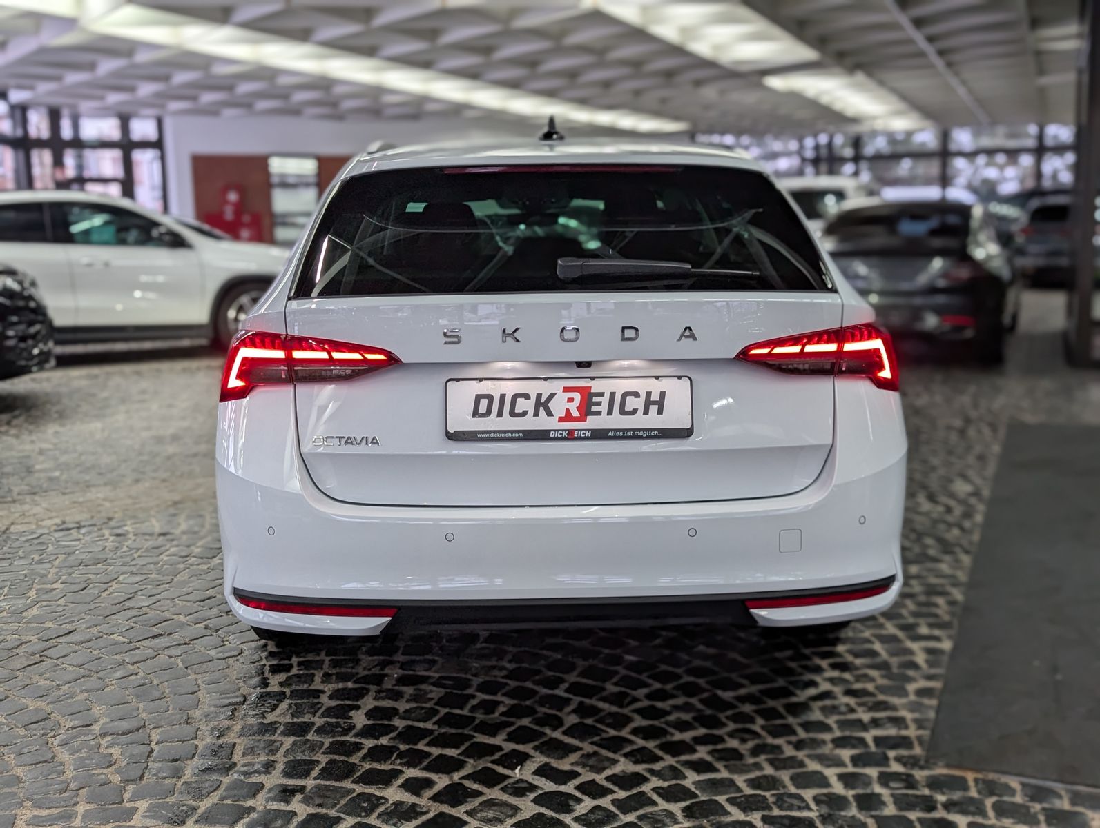 Fahrzeugabbildung SKODA Octavia 1.5 TSI mHEV Style ACC AHK 5J.-Garantie