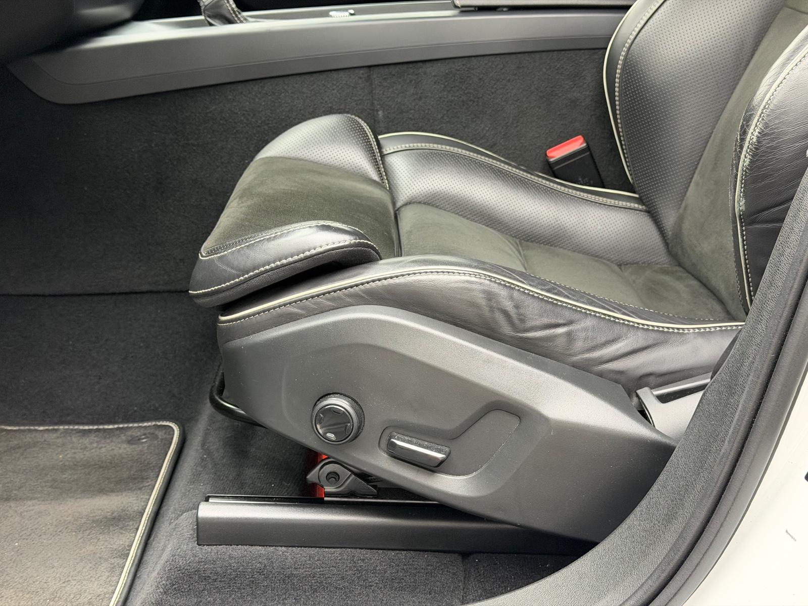 Volvo XC60 D5 AWD R-Design AHK 3D-NAVI Intel Sport