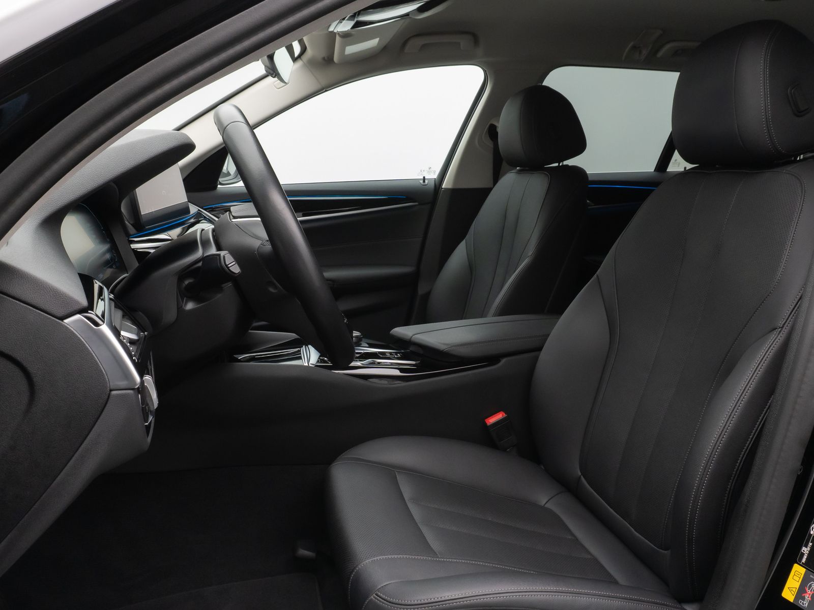 Fahrzeugabbildung BMW 530e Kamera Laser HUD DAB AHK Komfort AlarmLeder