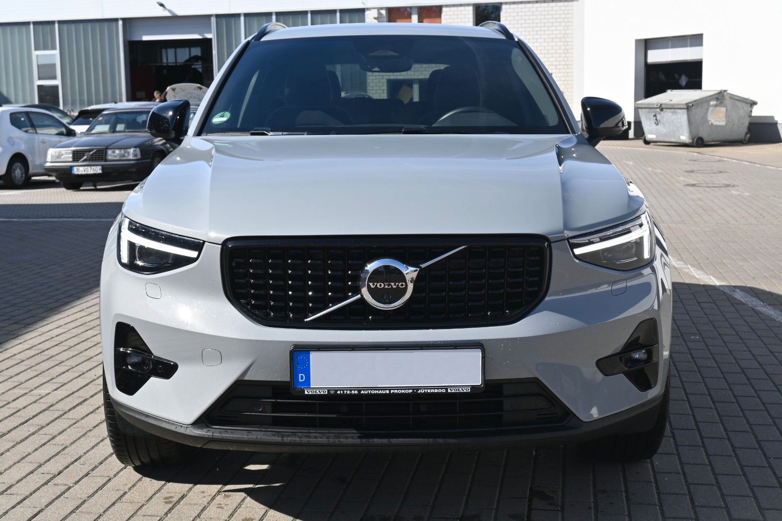 Fahrzeugabbildung Volvo XC40 B4 DKG Plus Black*STDHZG*Pixel*360°*20"