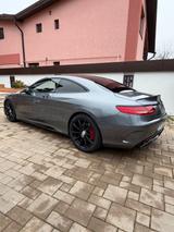 Mercedes-Benz S 63 AMG S 63 Mercedes-AMG 4MATIC Coupé AMG - graue Mercedes-Benz S 63 AMG