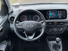 Fahrzeugabbildung Hyundai i10 1.0 Trend *Lenkrdhzg*Sitzhzg*Spurhalte*PDC*