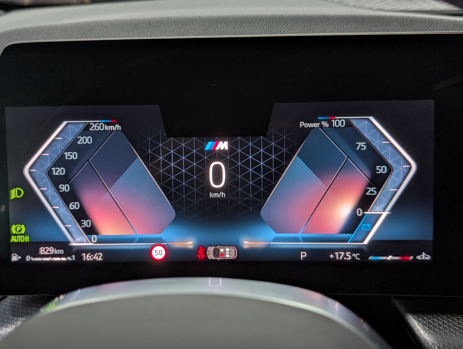 Fahrzeugabbildung BMW 218 Active Tourer  M Sport SHADOW PANO AHK LEDER