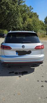 Volkswagen Touareg Elegance 3.0 TDI Bremsen Neu & 8-FACH - Volkswagen Touareg mit Diesel-Antrieb: Silber, mit Apple Carplay