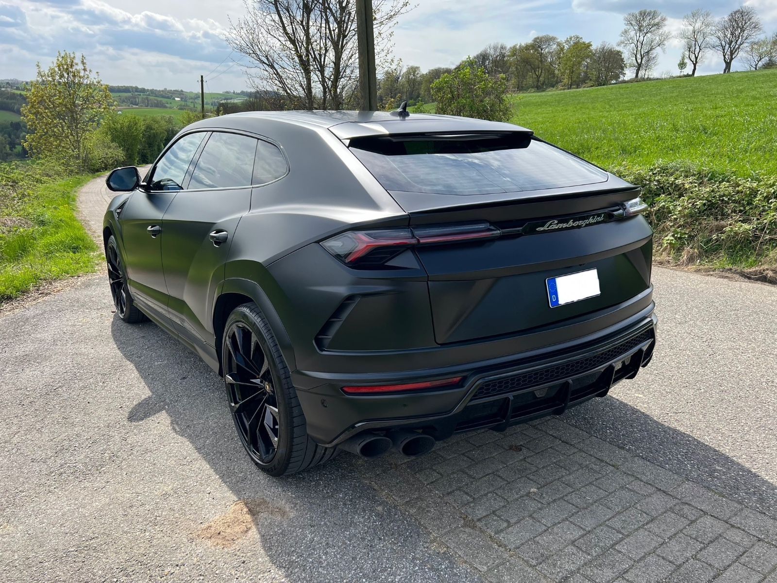 Lamborghini Urus 4.0 V8 Autom. Nero Helene Matt foto 4