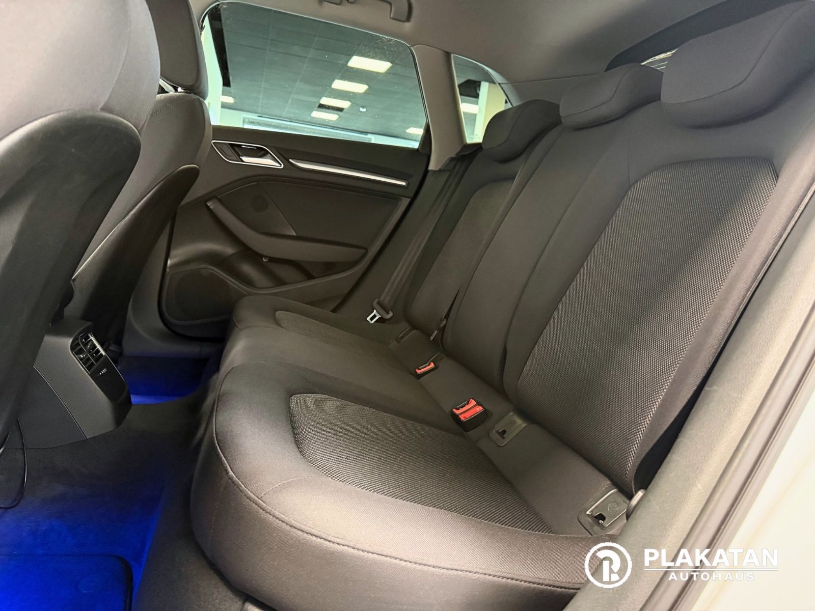 Fahrzeugabbildung Audi A3 Sportback Navi DigitalInstr LED