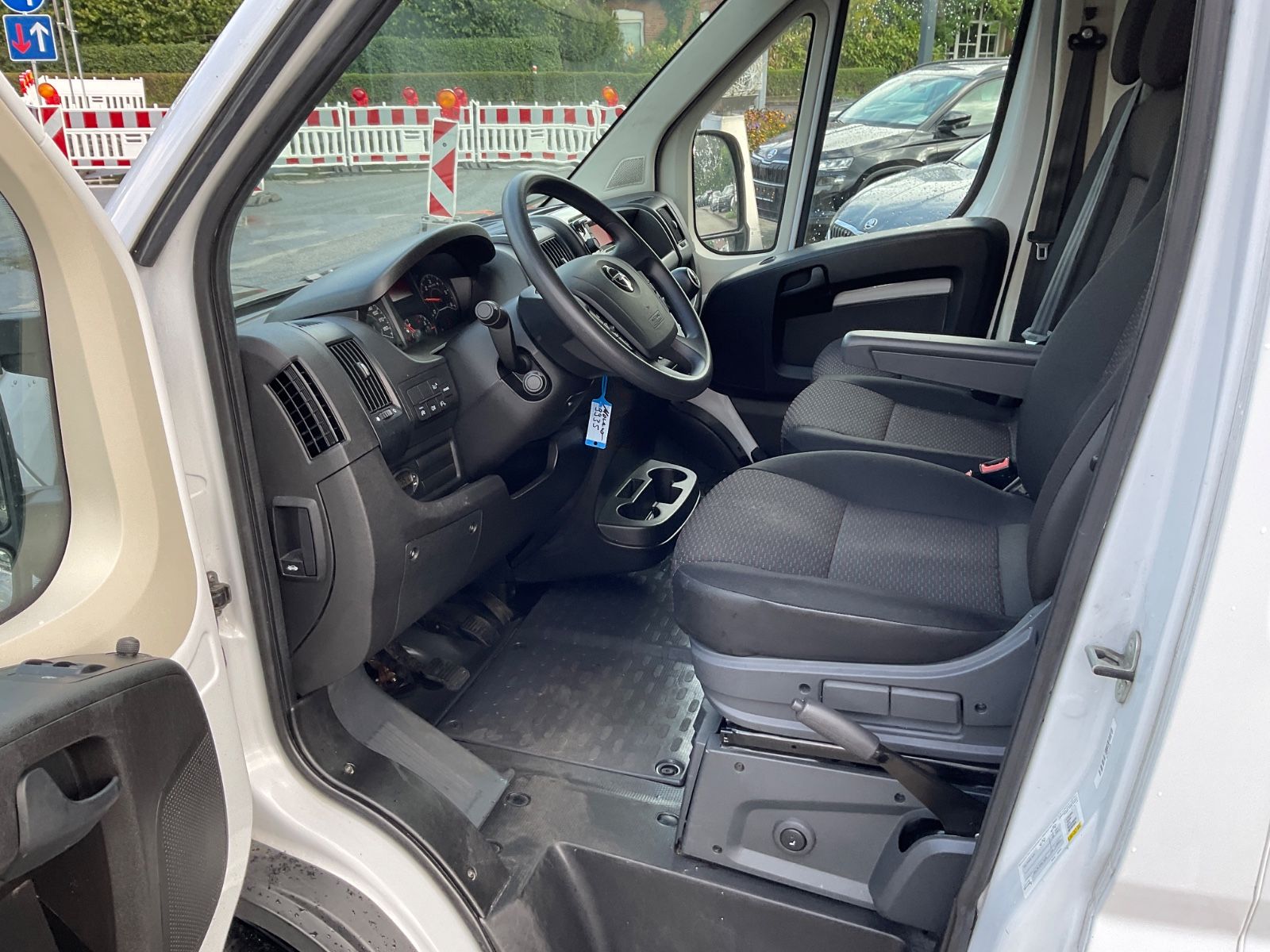 Fahrzeugabbildung Opel Movano L4H2,Sitzheizung,Bluetooth,Allwetterreife