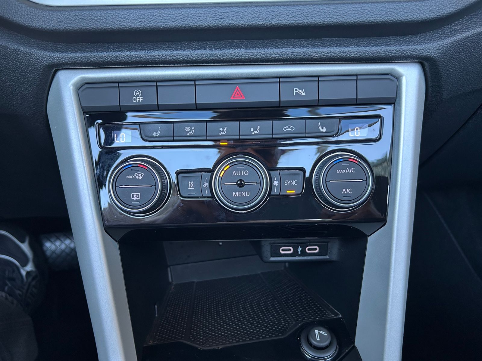 Fahrzeugabbildung Volkswagen T-Roc Cabriolet Style 1.5 TSI DSG StandHz NAVI