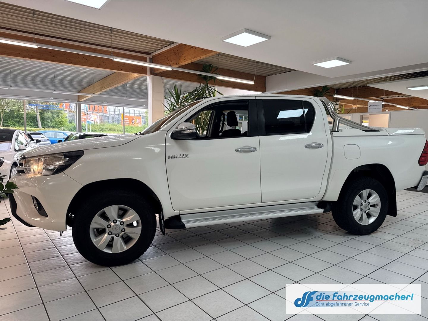 Fahrzeugabbildung Toyota Hilux Double Cab Meister 4x4 2.4 D-4D Sperrdiff.