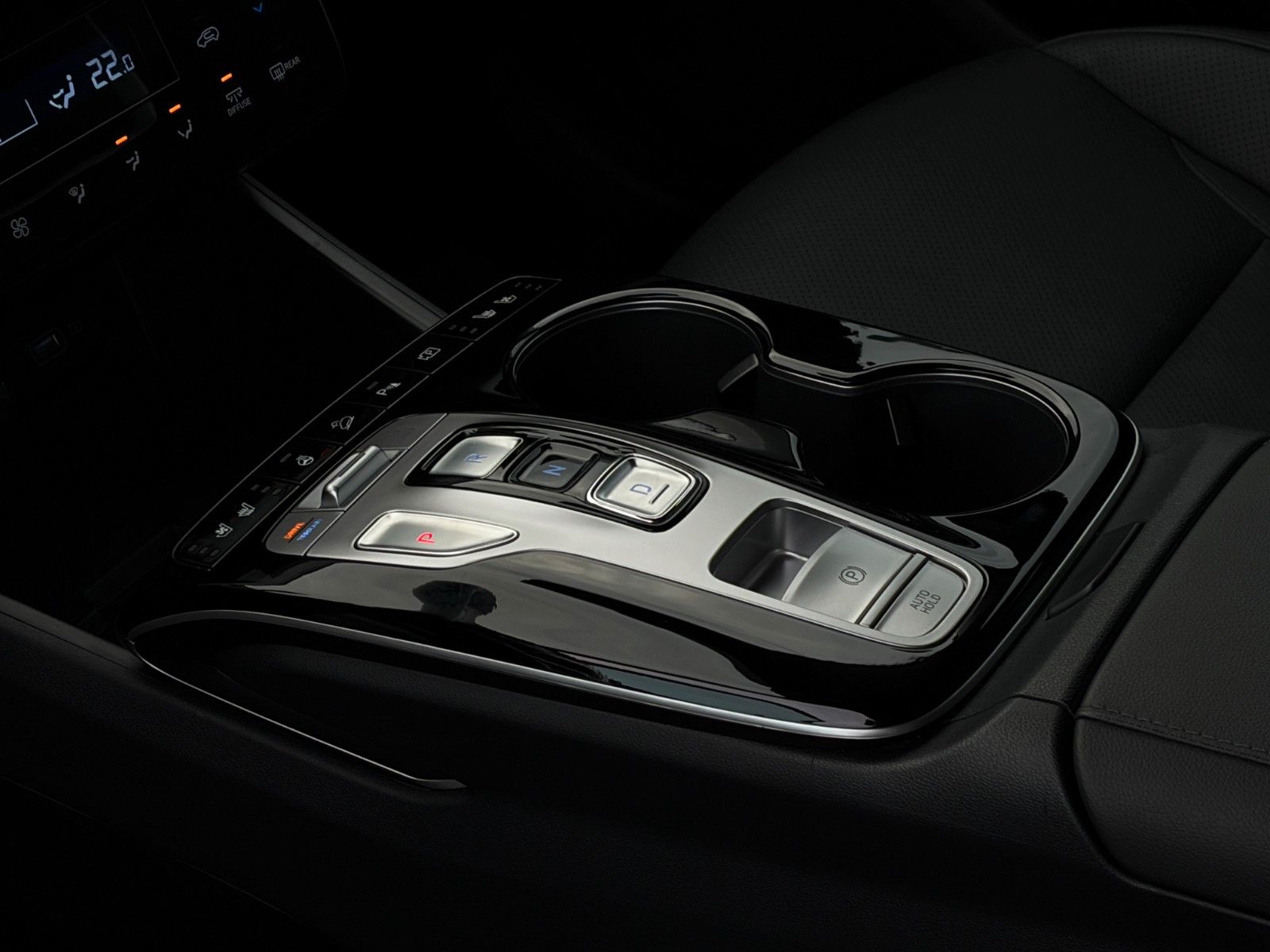 Fahrzeugabbildung Hyundai Tucson 1.6 T-GDI PHEV 4WD CarPlay 360° ACC SBL