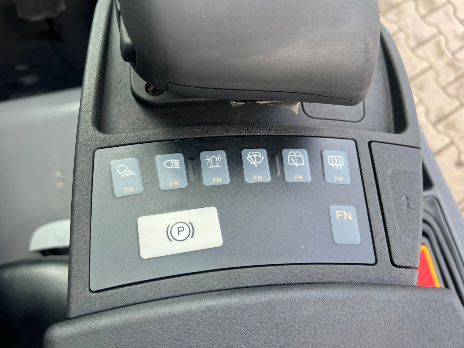 Fahrzeugabbildung Jungheinrich EFG 218 / Triplex 4.30m / SS / nur 1.738h