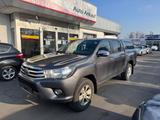 Toyota Hilux Double Cab Comfort 4x4 Automatik - gebrauchte Toyota Hilux aus dem Jahr 2017
