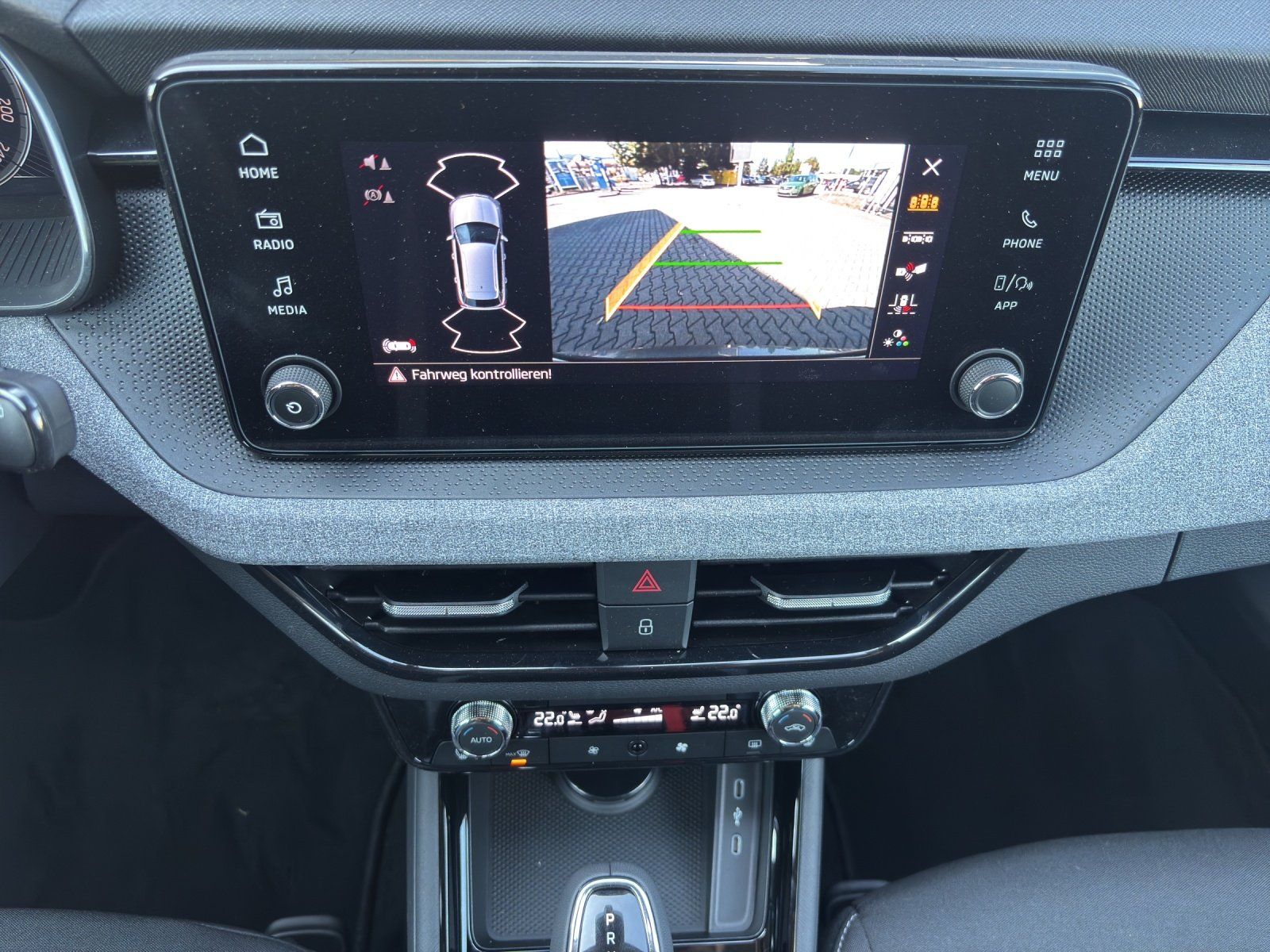 Fahrzeugabbildung SKODA Kamiq Balance 1,0 TSI 85 kW DSG AHK/MATRIX/ACC/