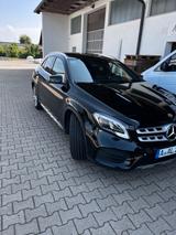 Mercedes-Benz GLA 250 4MATIC DCT - AMG Line mit Panoramadach - gebrauchte Mercedes-Benz GLA 250 aus dem Jahr 2019