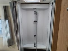 Sunlight T 690 L Adventure Edition,Queensbett und Hubbett