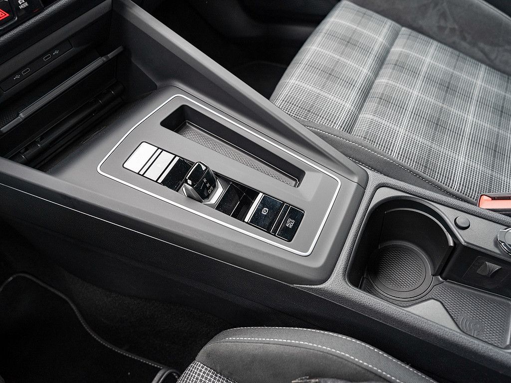 Fahrzeugabbildung Volkswagen Golf VIII 2.0 TDI GTD NAVI ACC LED HAMAN-KARDON