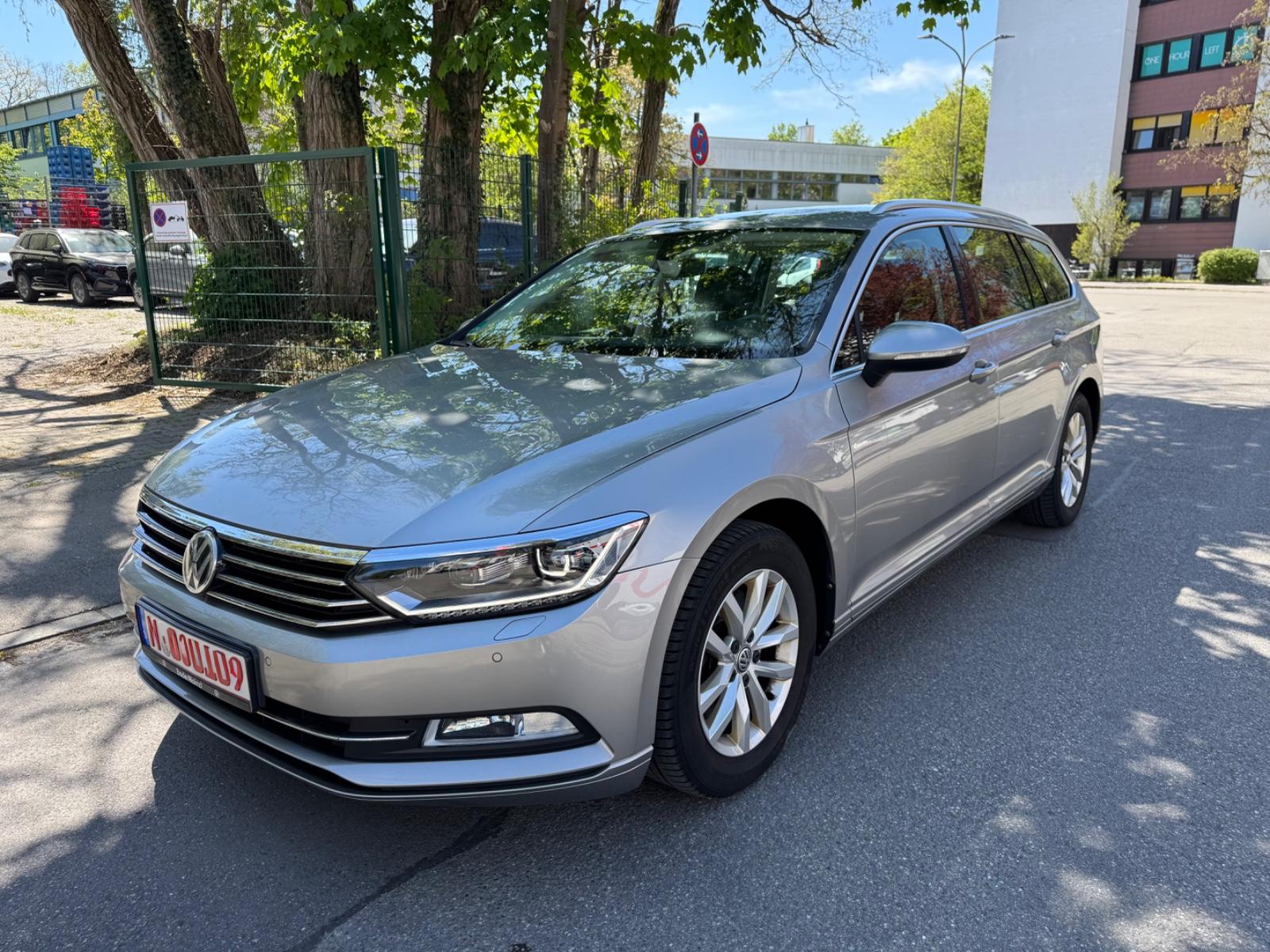 Volkswagen Passat 2.0 TDI Automatik Highline LED Leder Navi