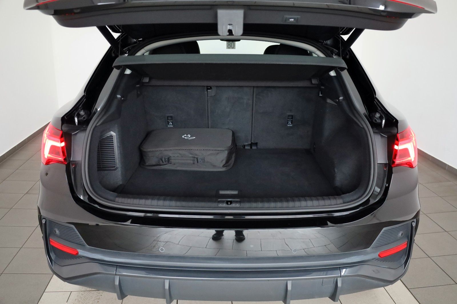 Fahrzeugabbildung Audi Q3 Sportback 45 TFSI e,Leder,Navi,LED,SH,Kamera