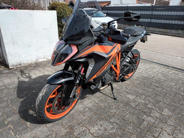 KTM 1290 Super Duke GT