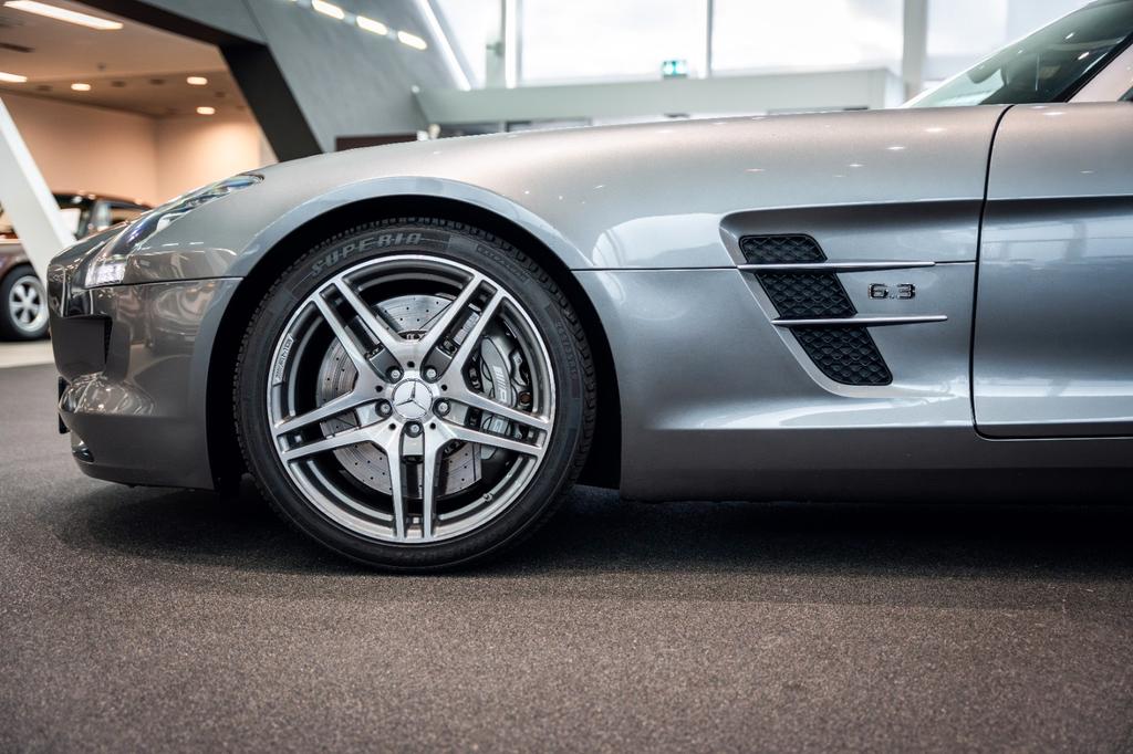 Mercedes-Benz SLS AMG