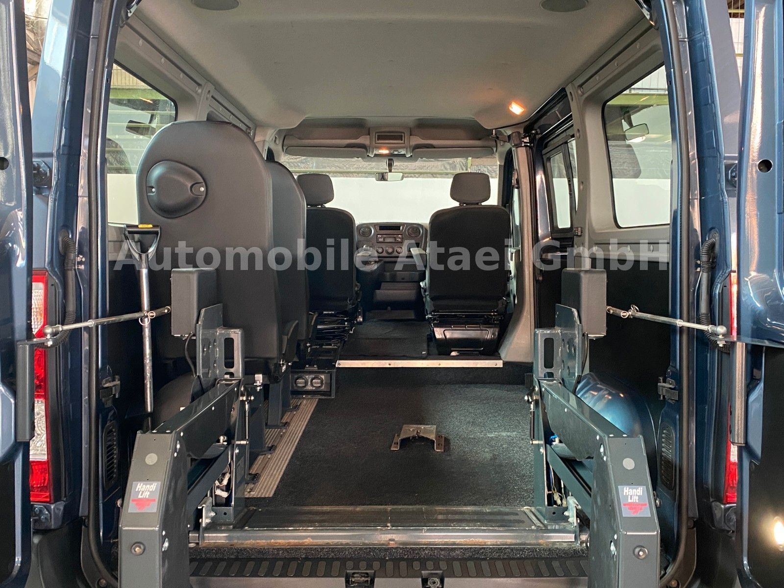 Fahrzeugabbildung Renault Master Automatik *Selbstfahrer* Rollstuhl-Lift