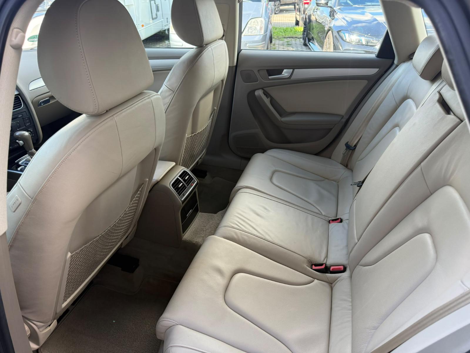 Audi A4 Avant 1.8 TFSI 160 ch - Boîte automatique - Cuir - Sièges chauffants - Attelage