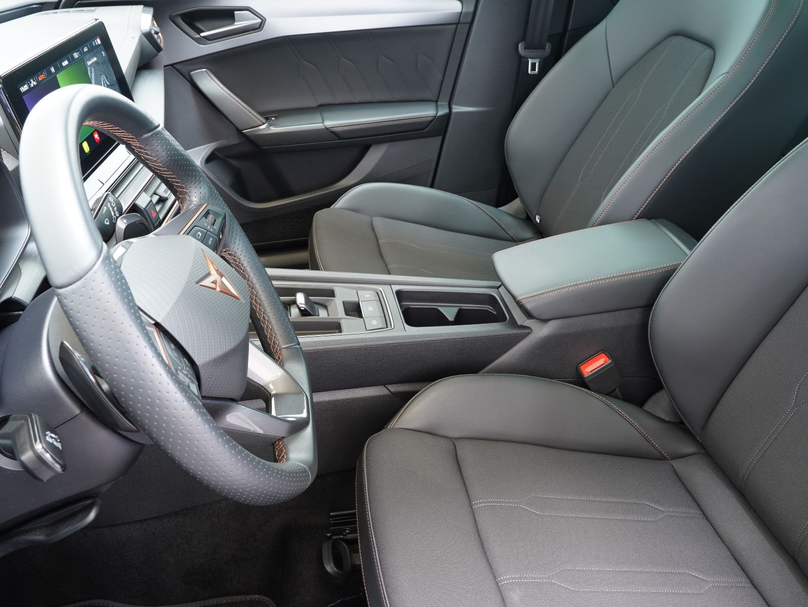 Fahrzeugabbildung CUPRA Formentor 1.5 TSI DSG LED/CARPLAY/KAMERA/PANO