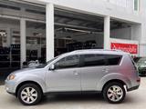 Mitsubishi Outlander 2.0 DI-D Intense AHK+Navi+Kamera+7Sitz - Mitsubishi Outlander: Intense