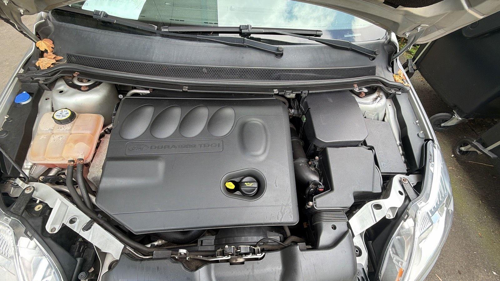 Ford Focus 2009 — photo 12