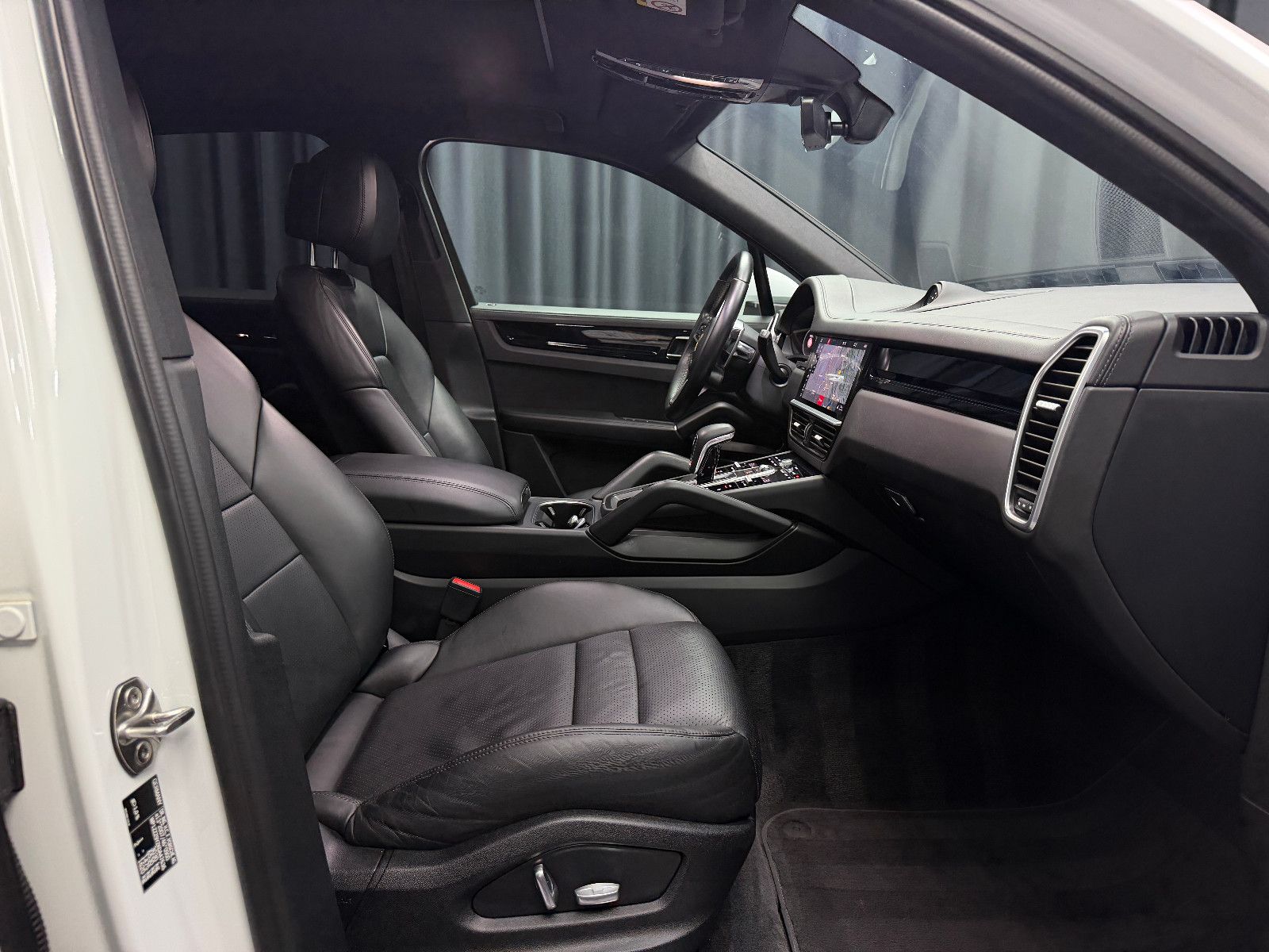 Fahrzeugabbildung Porsche Cayenne E-Hybrid|PANORAMA|SPORT-CHRONO|ACC