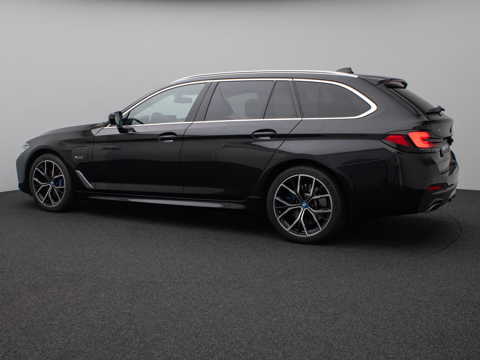 Fahrzeugabbildung BMW 530e xD M Sport Laser 360°HUD DAB H/K Komfort