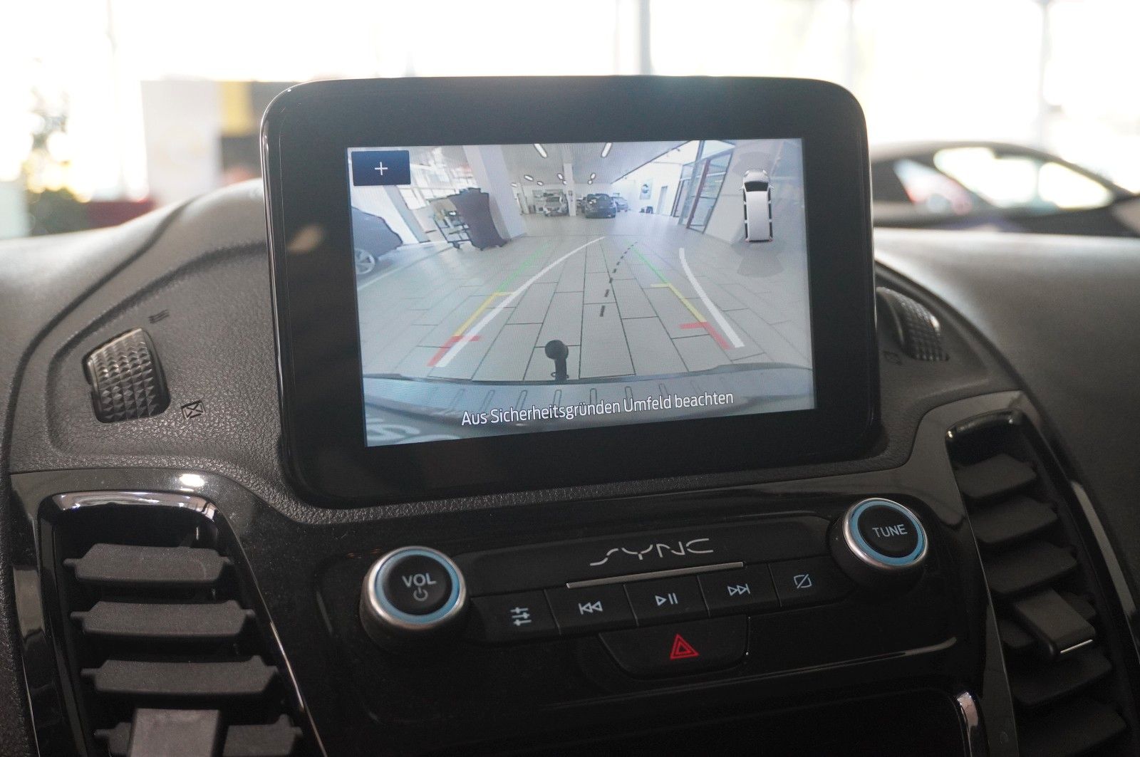 Fahrzeugabbildung Ford Grand Tourneo CONN. 1.5D TITANIUM 7-SITZ NAVI/SH