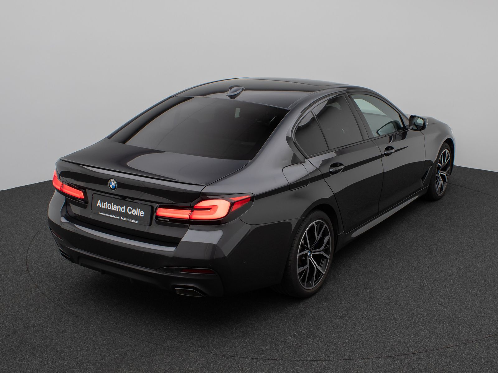 Fahrzeugabbildung BMW 540i xD M Sport Glasdach Laser Kamera HUD SoftCL