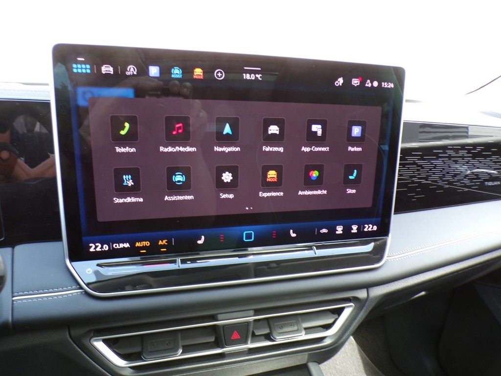 Fahrzeugabbildung Volkswagen Tiguan 1.5 eTSI DSG Elegance *Navi*Pano*Standhei