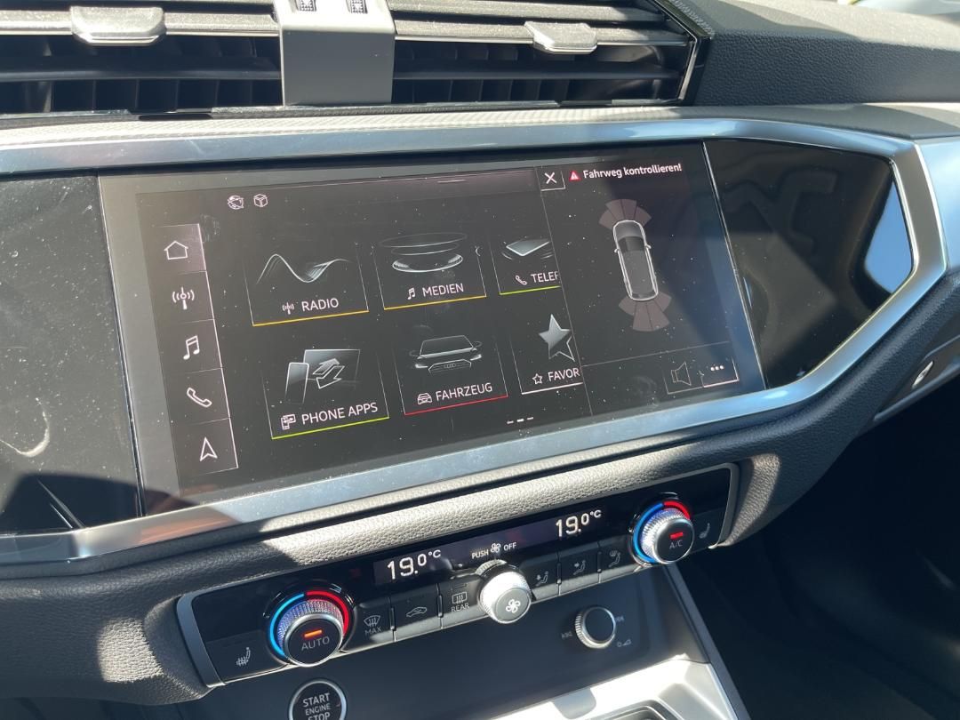 Fahrzeugabbildung Audi Q3 SUV advanced Q3 35 TFSI S tronic AHK Smartpho