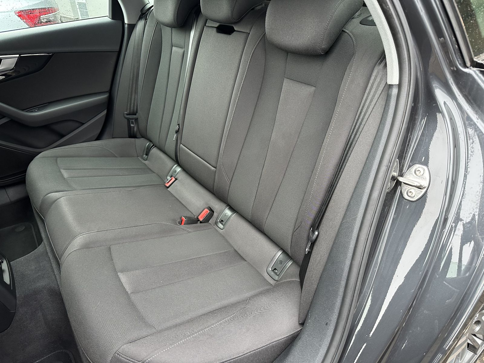 Fahrzeugabbildung Audi A4 Avant 40 TDI S-Line NAV+LED+SHZ+AHK+18ZO+1Hd