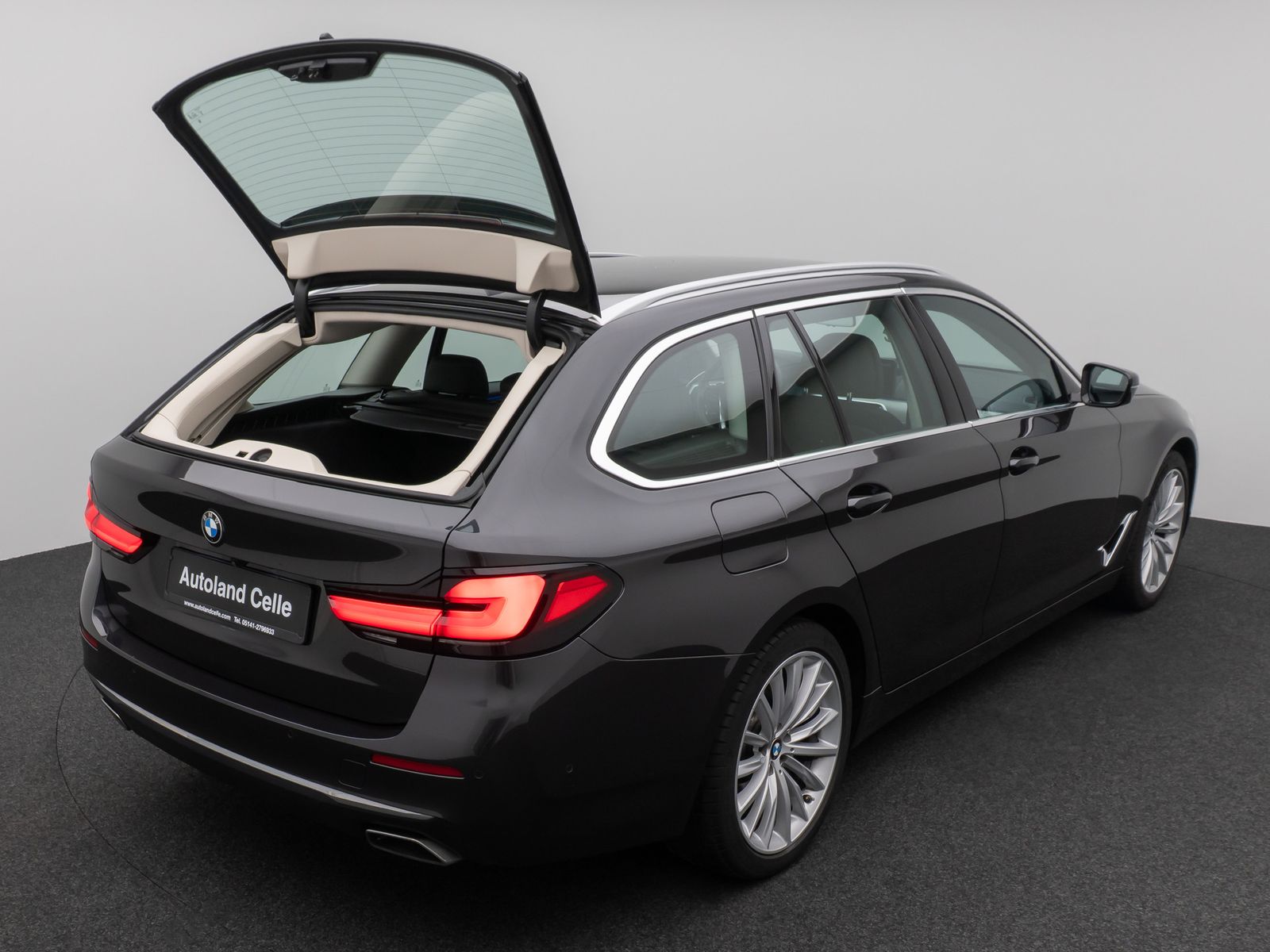 Fahrzeugabbildung BMW 530d xD Luxury Line Kamera HUD DAB H/K Laser AHK