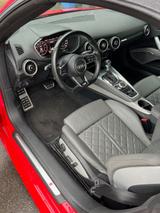 Audi TT Coupe 2.0 TFSI - mit Benzin-Antrieb: Rot, Vollleder, Cabrio