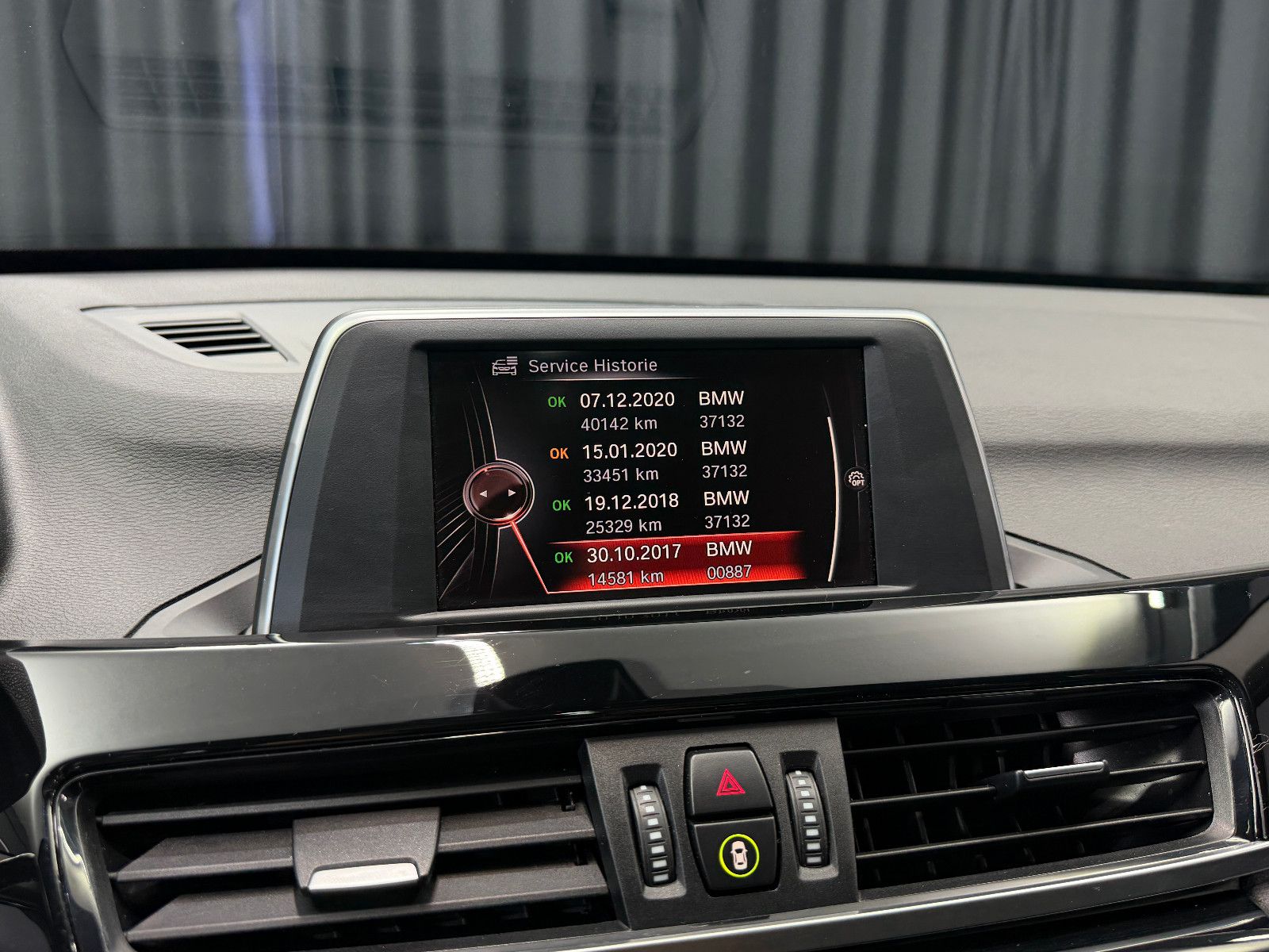 Fahrzeugabbildung BMW X1 xDrive 20 d xLine|AHK|PANO|PDC|NAVI|AUTOMATIK