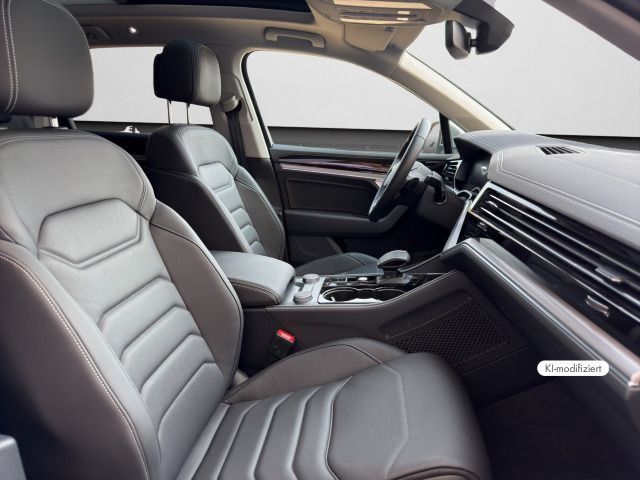 Volkswagen Touareg 3.0 TDI V6 4MOTION LED NAVI AHK PANO REA foto 4