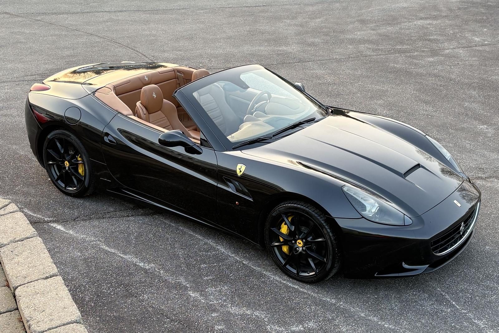 Ferrari California  2+2, Folding metal roof