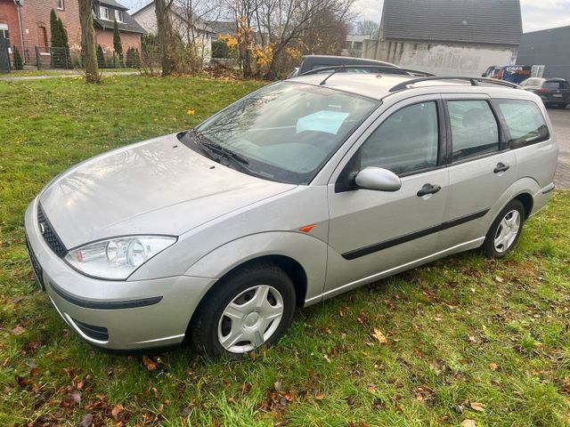 Ford Focus Kombi 1.6 Benzin