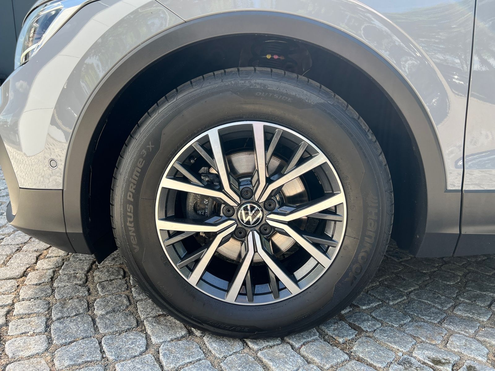 Fahrzeugabbildung Volkswagen Tiguan LIFE 1.5 TSI DSG *LED, ACC, Kamera,17"-LM