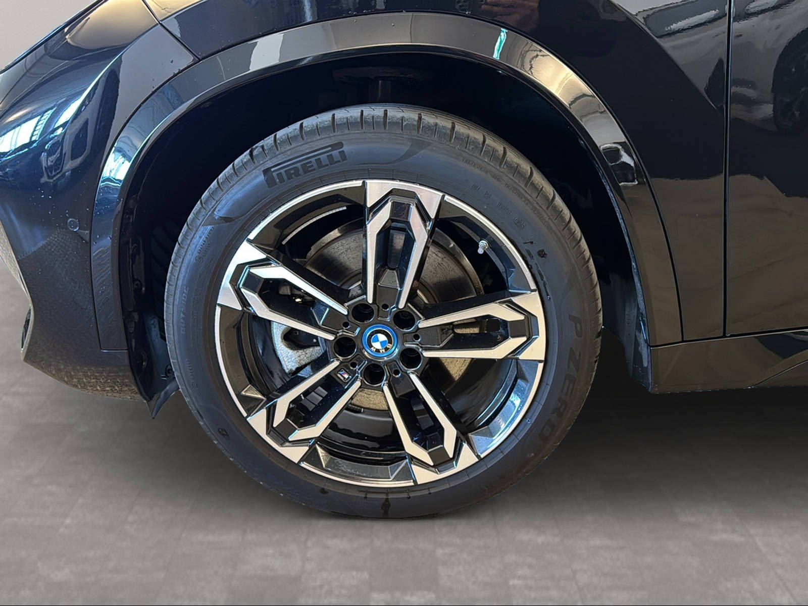 BMW iX1 - Bild 13