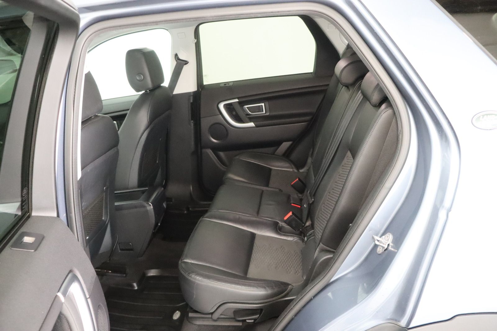 Fahrzeugabbildung Land Rover Discovery Sport 2.0 TD4 SE AWD