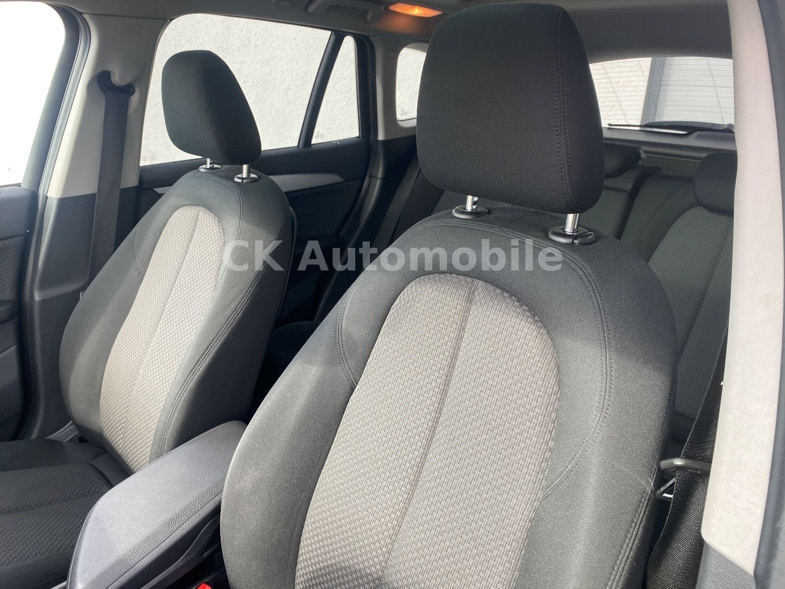 Fahrzeugabbildung BMW X1 xDrive 20d Advantage Autom./Navi/Pano/LED/PDC