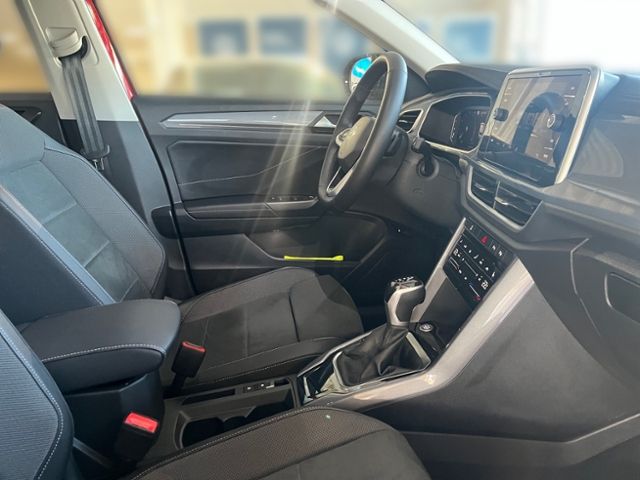 Fahrzeugabbildung Volkswagen T-ROC 1.5 TSI DSG STYLE IQ.LIGHT NAVI AHK KAMERA