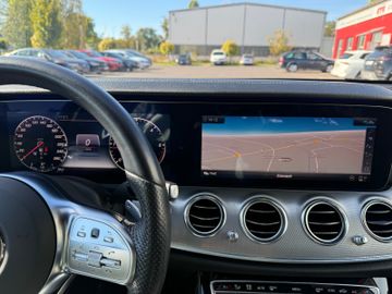 Mercedes-Benz E 220 T AMG+Night+Widescreen+Multib.+Kamera+LED