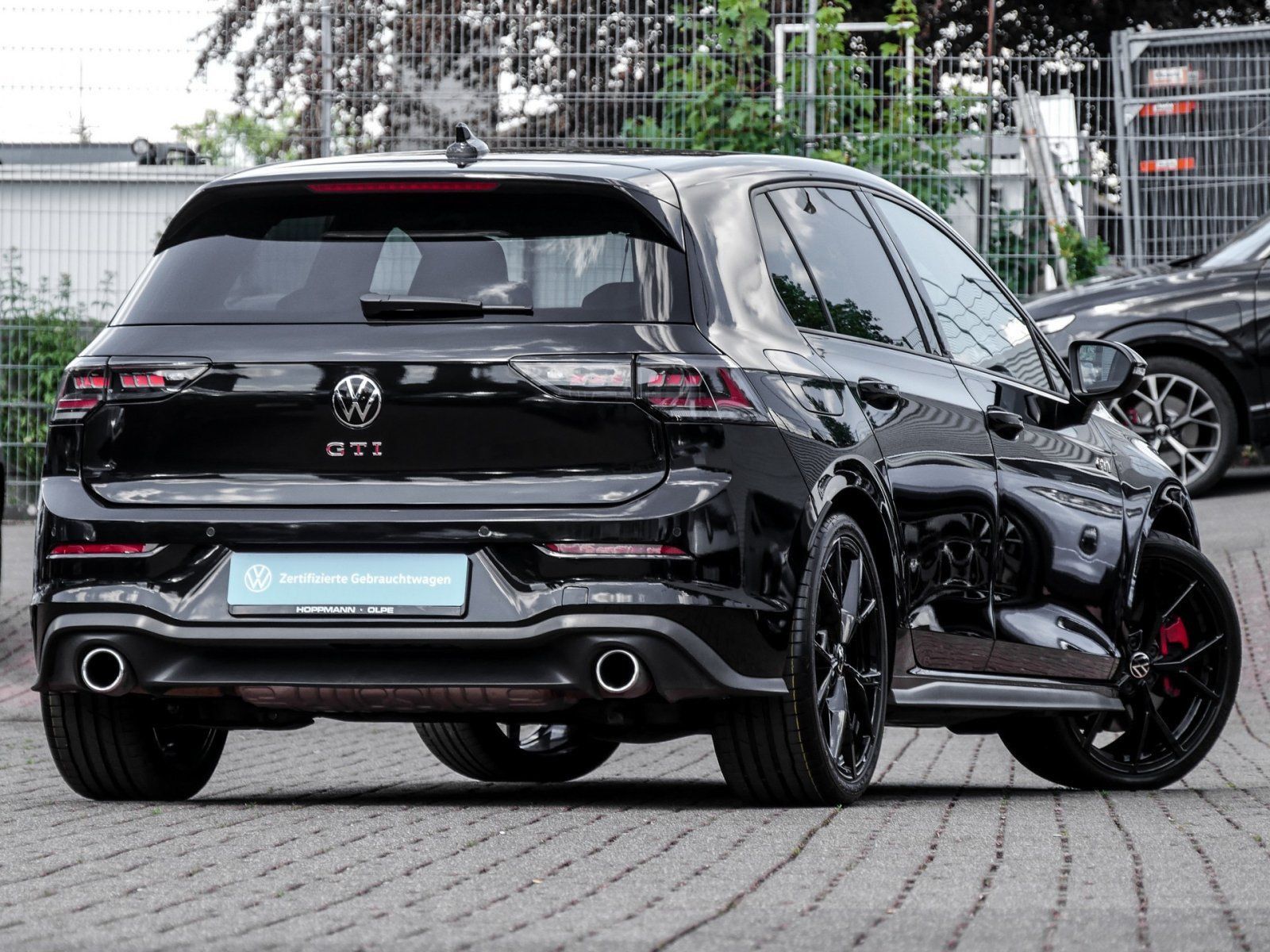 Volkswagen Golf VIII GTI 2.0 TSI ACC AHK PANO MATRIX LED HU foto 2